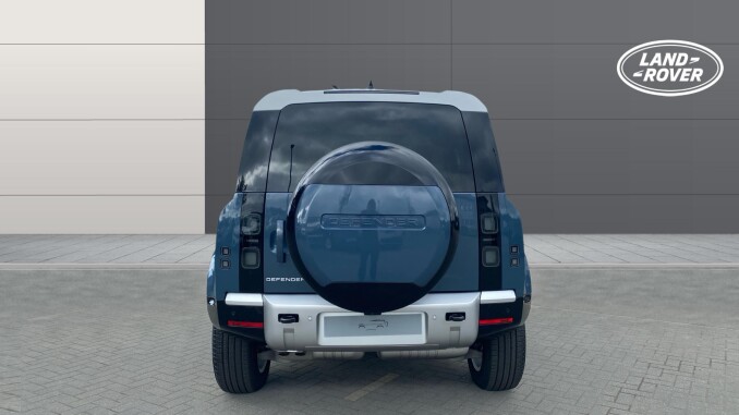 Land Rover Defender 3.0 D350 X-Dynamic HSE 110 5dr Auto Diesel Estate - Image 6